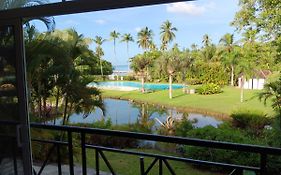 Bonita Village Beachfront Apt With Pool & Balcony